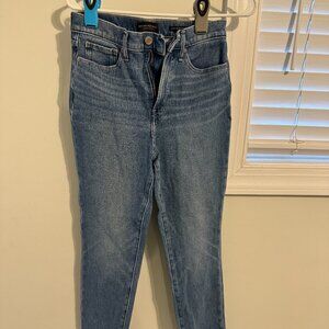 NWOT Ladies Banana Republic Ultra High Rise Slim Jeans